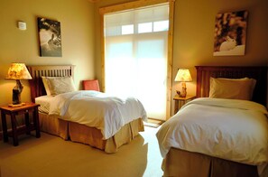 WiFi, bed sheets