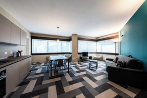 公寓式客房, 2 间卧室 | 起居区