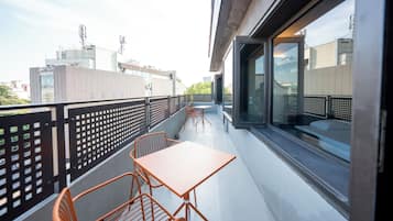 Condo có tầm nhìn toàn cảnh, quang cảnh thành phố | Hiên