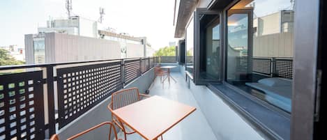 Condo panoramique, vue sur la ville | Terrasse/patio