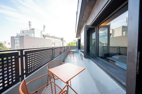 Panoramic Condo, City View | Terrace/patio