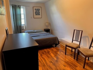 3 Schlafzimmer, Bügeleisen/Bügelbrett, WLAN, Bettwäsche