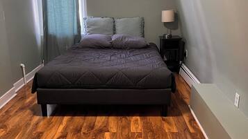 3 bedrooms, iron/ironing board, WiFi (free), bed sheets