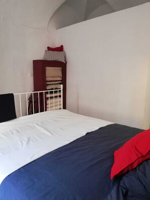 2 bedrooms, iron/ironing board
