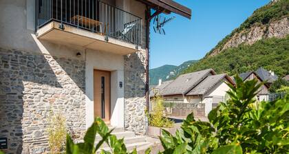 Apartamento 'Chez Flo - Clim Parking - Clg' con vistas a la montaña y aire acondicionado