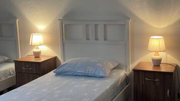 2 bedrooms, iron/ironing board, free WiFi
