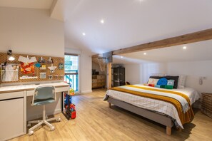 4 chambres, fer et planche à repasser, Wi-Fi gratuit, draps fournis
