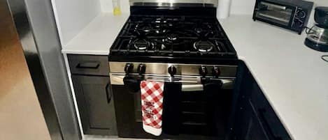Micro-ondas, fogão, cooktop, lava-louças