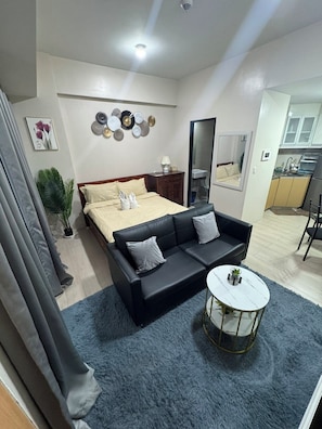 1 bedroom, iron/ironing board, WiFi, bed sheets