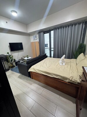 1 bedroom, iron/ironing board, WiFi, bed sheets
