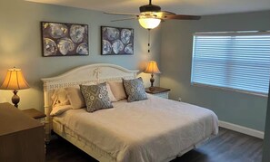 4 bedrooms, desk, iron/ironing board, free WiFi