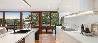 River Valley House - Family and Pet Friendly Designer Stay