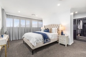 4 chambres, fer et planche à repasser, Wi-Fi gratuit, draps fournis
