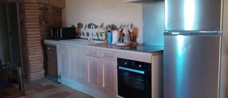 Micro-ondes, four, plaque de cuisson, lave-vaisselle
