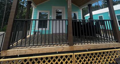 Charming 2-bedroom PET FRIENDLY cabin in Steinhatchee