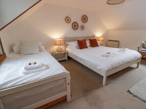4 habitaciones, decoración personalizada y muebles diferentes