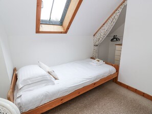 Cottage | 4 bedrooms, individually decorated, individually furnished, free WiFi