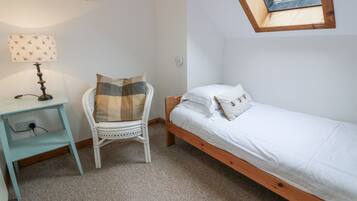 Cottage | 4 bedrooms, individually decorated, individually furnished, free WiFi