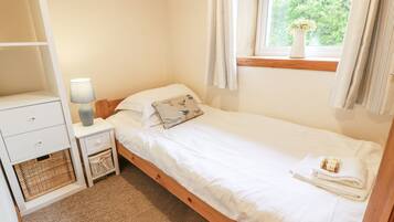 4 عدّة غرف نوم وبديكورات فريدة لكل غرفة وطراز فريد لكل وحدة