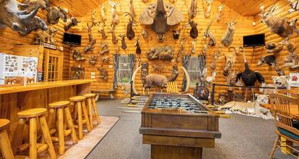 90 Acre Lodge w/ Pond | Foosball | Pool Table
