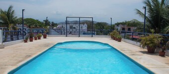 Apt. with Jacuzzi Ixt. Zihuatanejo 3 BR