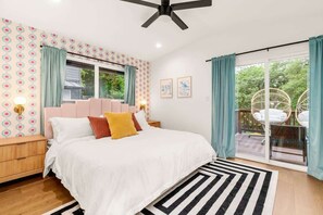 3 habitaciones, tabla de planchar con plancha y cuna de viaje 