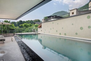 泳池