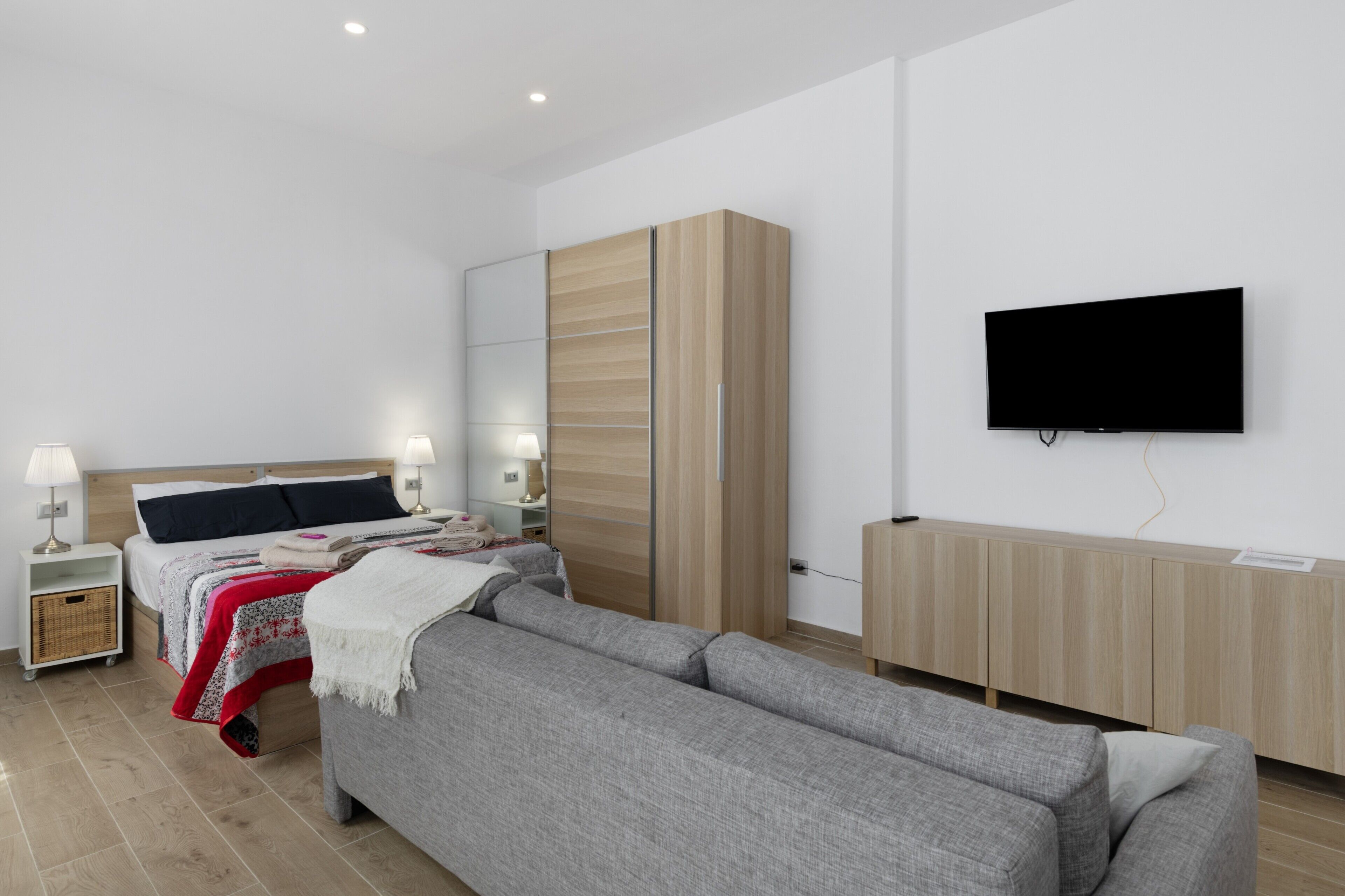 1 slaapkamer, een strijkplank/strijkijzer, wifi, beddengoed
