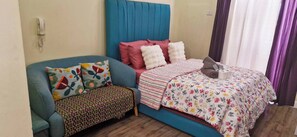 Zimmer, Mehrere Schlafzimmer, Balkon, Poolblick | 1 Schlafzimmer