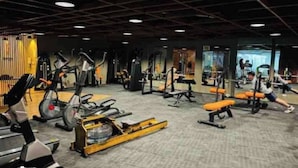 Room, Multiple Bedrooms, Balcony, Pool View | Fitness studio - Room-peaceful Retreat in Cebu City - Gue (Cebu City)