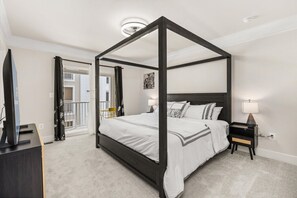 3 bedrooms, desk, free WiFi, bed sheets