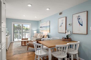 Dining - The Salty Anchor Retreat (Ocean City)