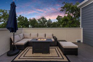 Terrace/patio - Houston Heights Rooftop Oasis | Game Room and More (Houston)