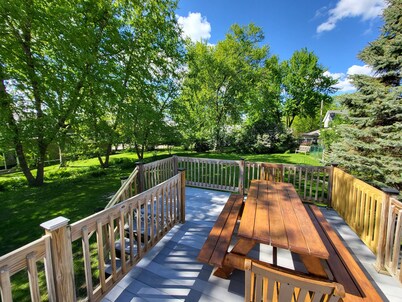 3-Bedroom House Steps From Town and Waterfront!