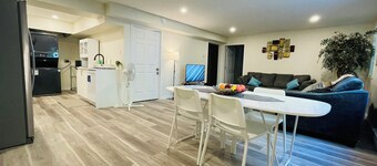 🏡 Home – Lower Level Walkout 🌿 PrimeLocation | 2 Large Bedrooms | 1 Full Bath 