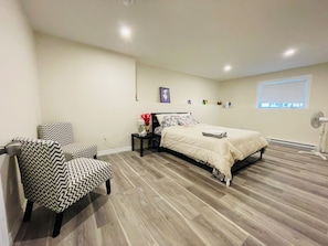 2 chambres, fer et planche à repasser, Wi-Fi gratuit, draps fournis