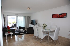 Apartment | Dining