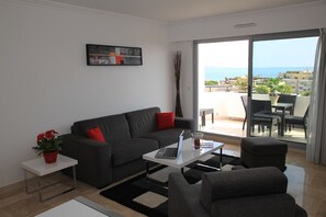 Apartment | Living room - Apartment in Cote D'azur Near the Beach (Cagnes-sur-Mer)