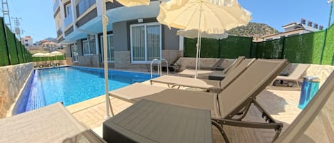 Udendørs pool