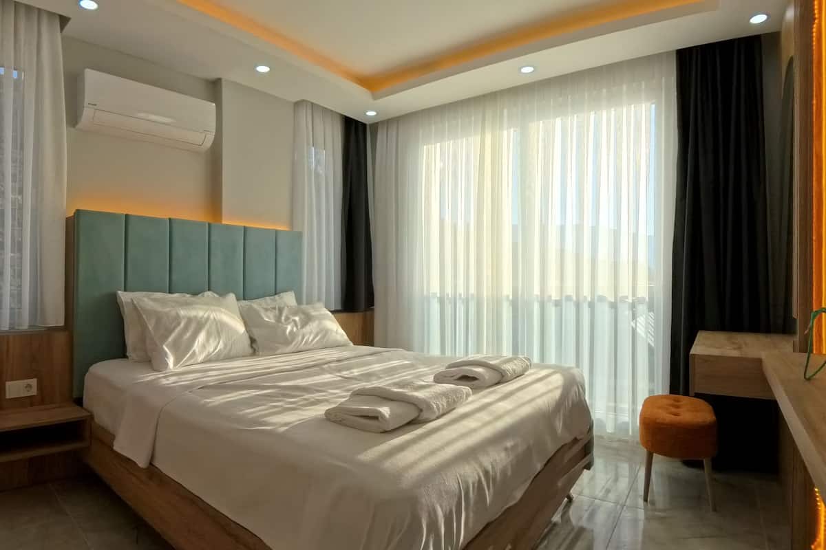 Free cots/infant beds, free WiFi, bed sheets
