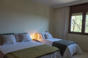 5 bedrooms, iron/ironing board, travel crib, free WiFi - Lámetller - House Alt Empordà between Costa Brava i Besalú/Banyoles (Ordis)