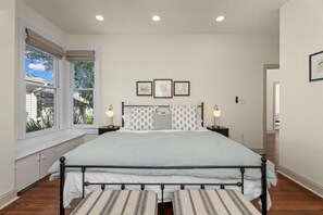 3 chambres, fer et planche à repasser, Wi-Fi gratuit, draps fournis