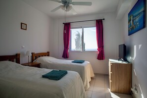 2 bedrooms, iron/ironing board, WiFi, bed sheets