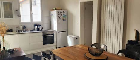 Four, plaque de cuisson