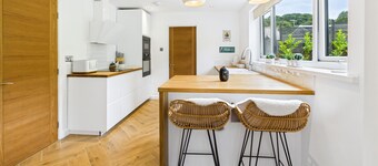 Luxury Beach Stay With Hot Tub