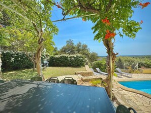 Pool - Les Hauts de Bezouce, Spacious and Game Room (Bezouce)