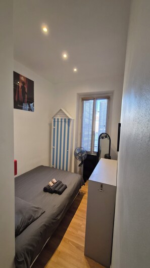 3 bedrooms, iron/ironing board, travel cot, free WiFi