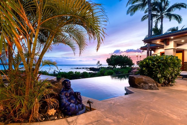 Studio (4 Bedrooms) | Pool