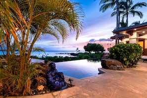 Studio (4 Bedrooms) | Pool
