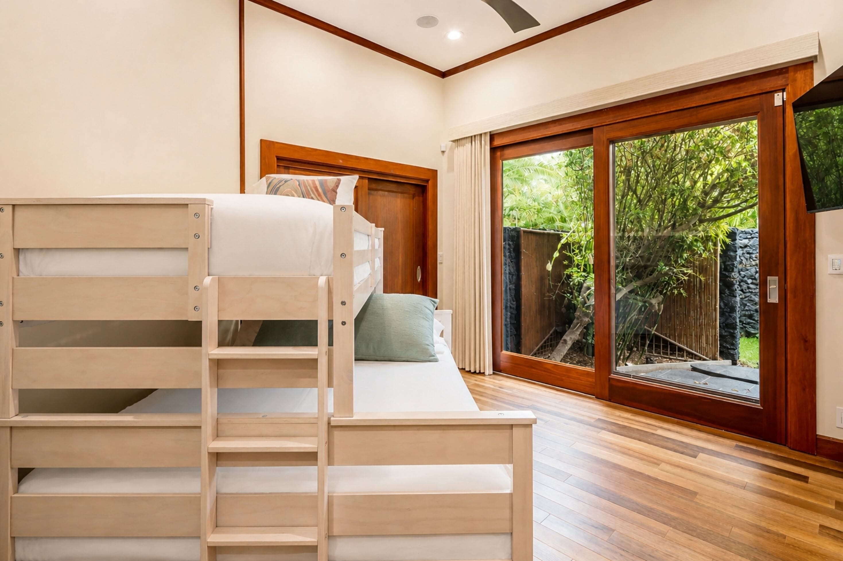 Studio (4 Bedrooms) | 4 bedrooms, laptop workspace, iron/ironing board, free cribs/infant beds
